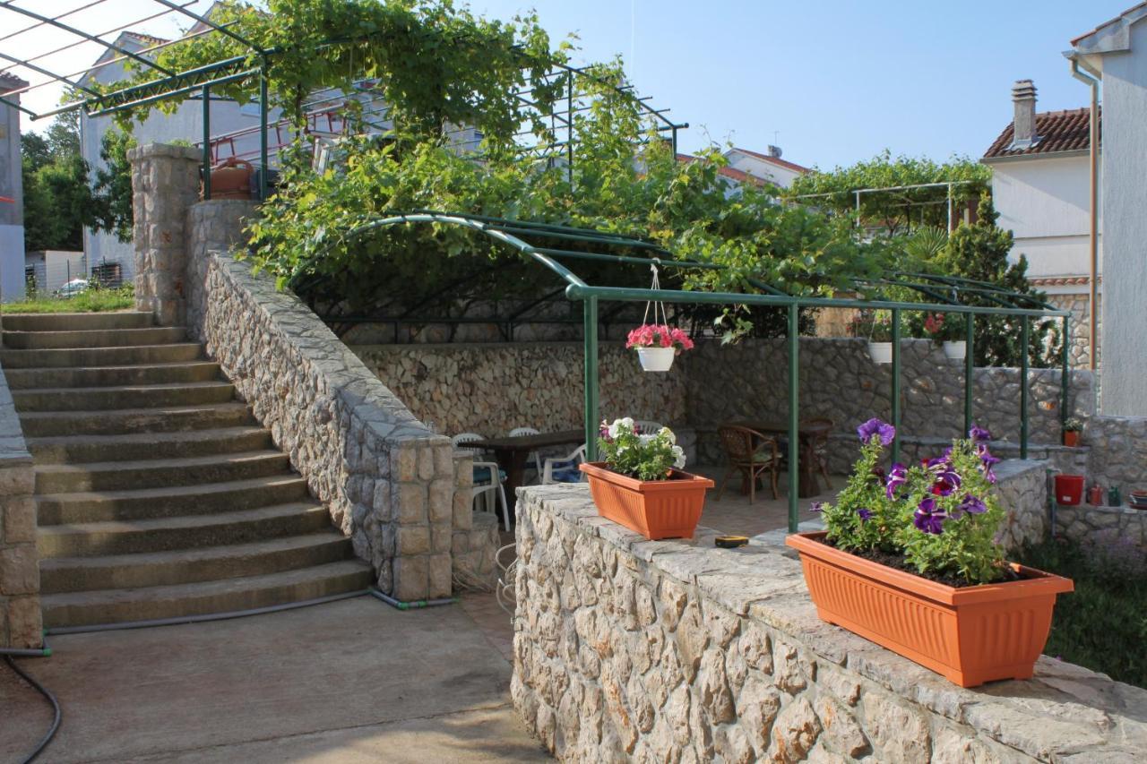 Apartments And Rooms With Parking Space Njivice, Krk - 5458 Екстериор снимка