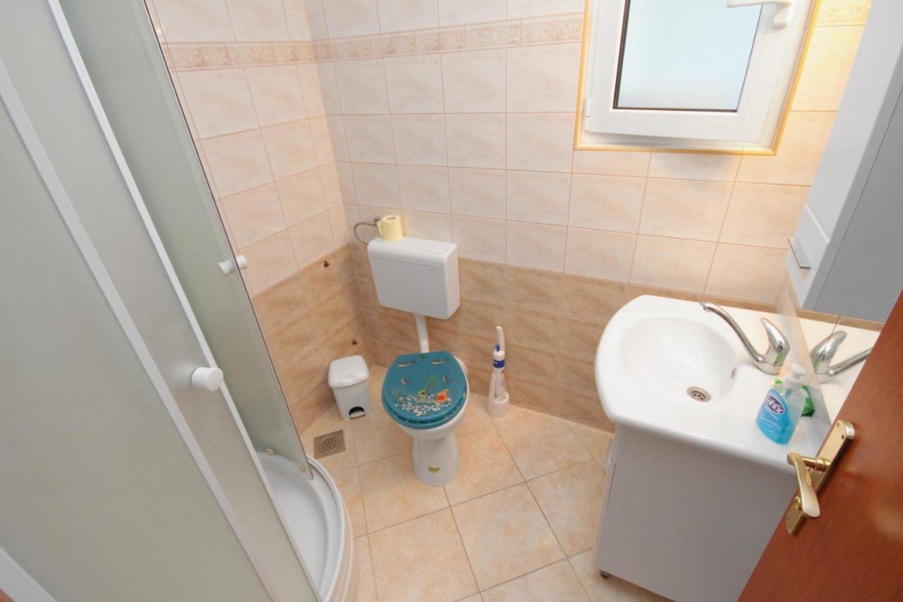 Apartments And Rooms With Parking Space Njivice, Krk - 5458 Екстериор снимка