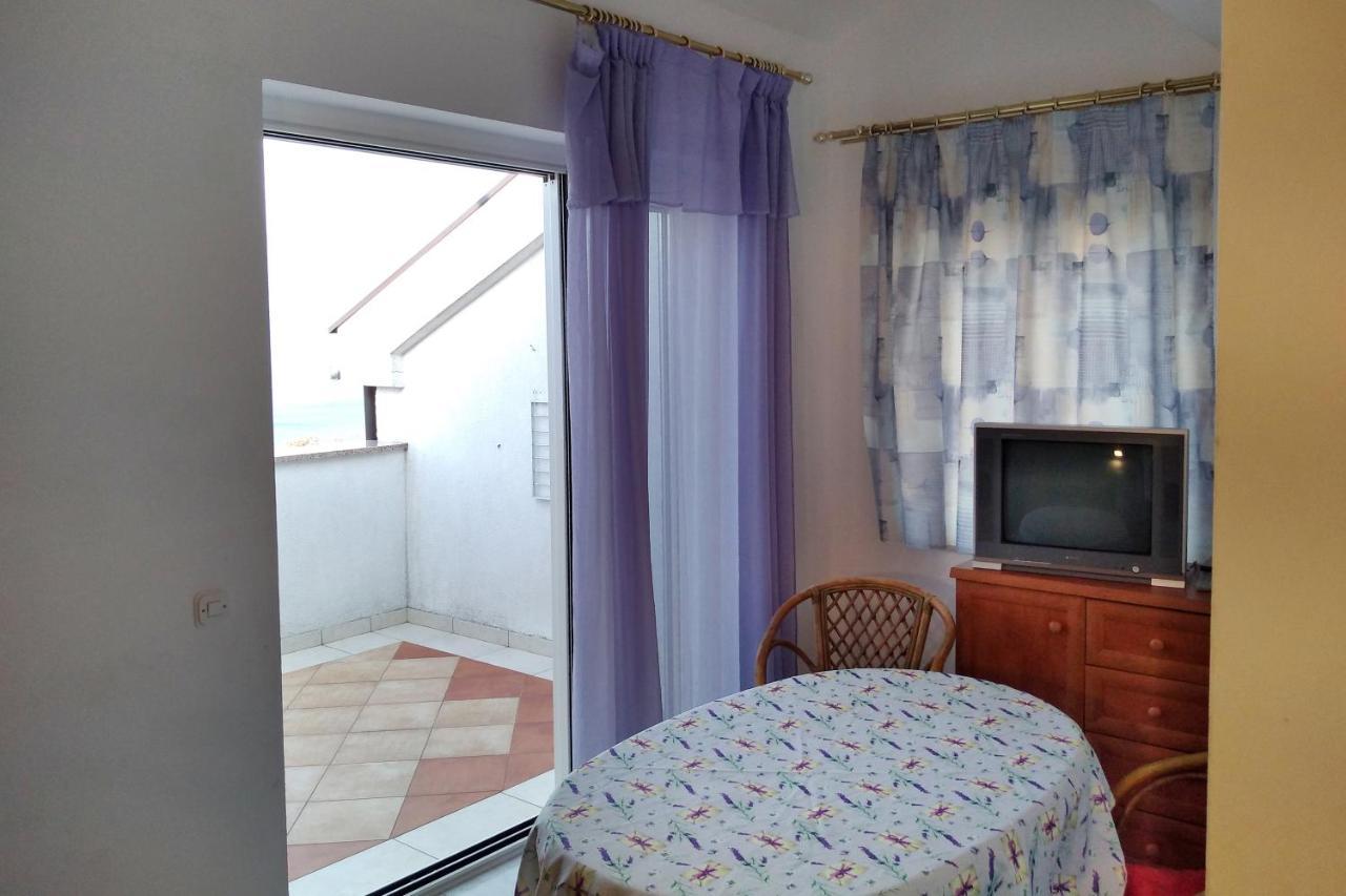 Apartments And Rooms With Parking Space Njivice, Krk - 5458 Екстериор снимка