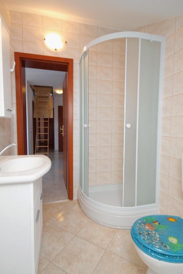 Apartments And Rooms With Parking Space Njivice, Krk - 5458 Екстериор снимка