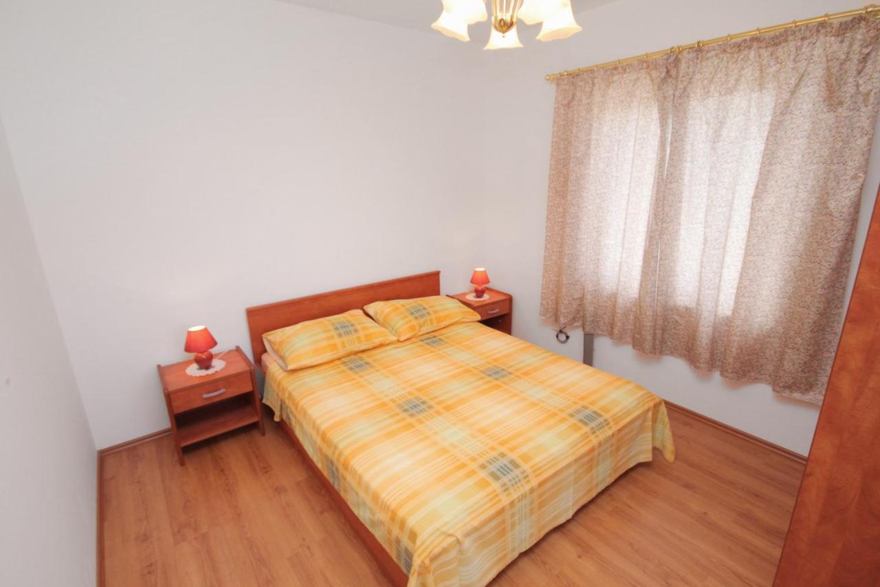 Apartments And Rooms With Parking Space Njivice, Krk - 5458 Екстериор снимка