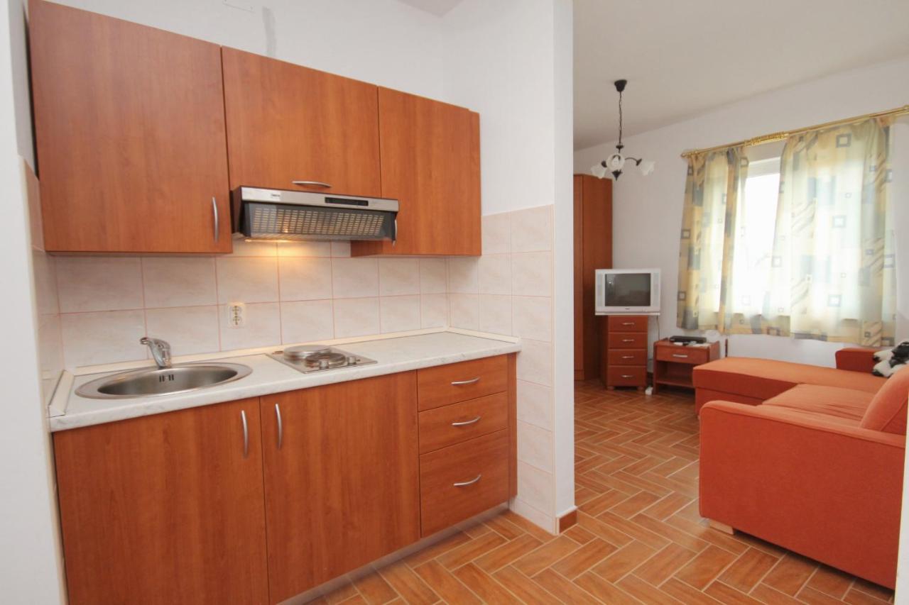 Apartments And Rooms With Parking Space Njivice, Krk - 5458 Екстериор снимка