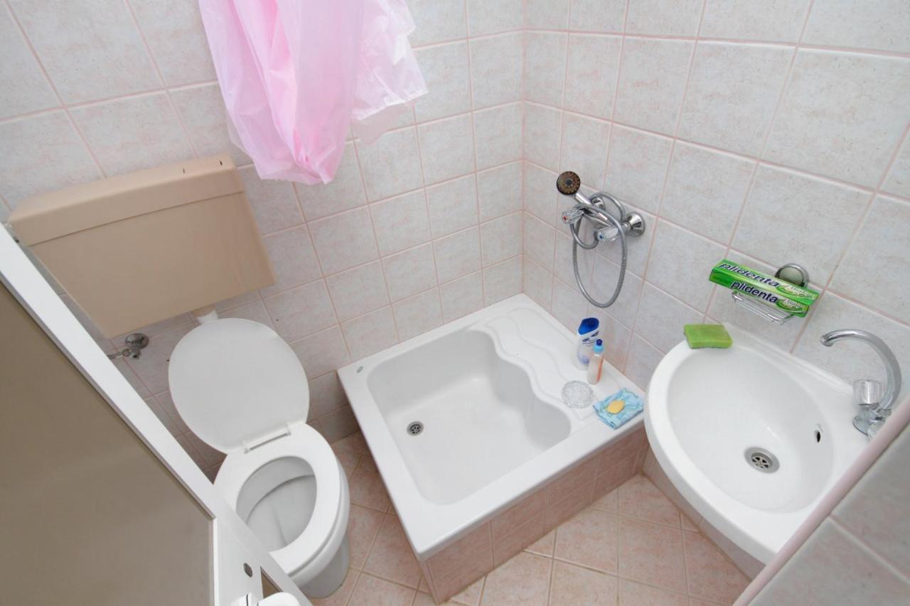 Apartments And Rooms With Parking Space Njivice, Krk - 5458 Екстериор снимка