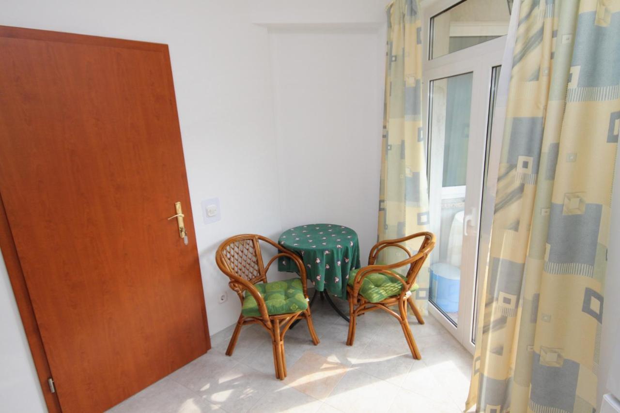Apartments And Rooms With Parking Space Njivice, Krk - 5458 Екстериор снимка