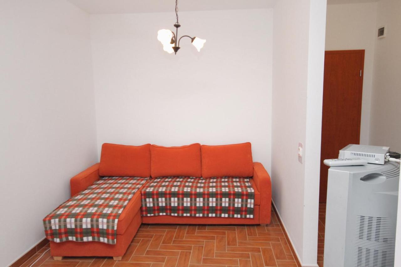 Apartments And Rooms With Parking Space Njivice, Krk - 5458 Екстериор снимка
