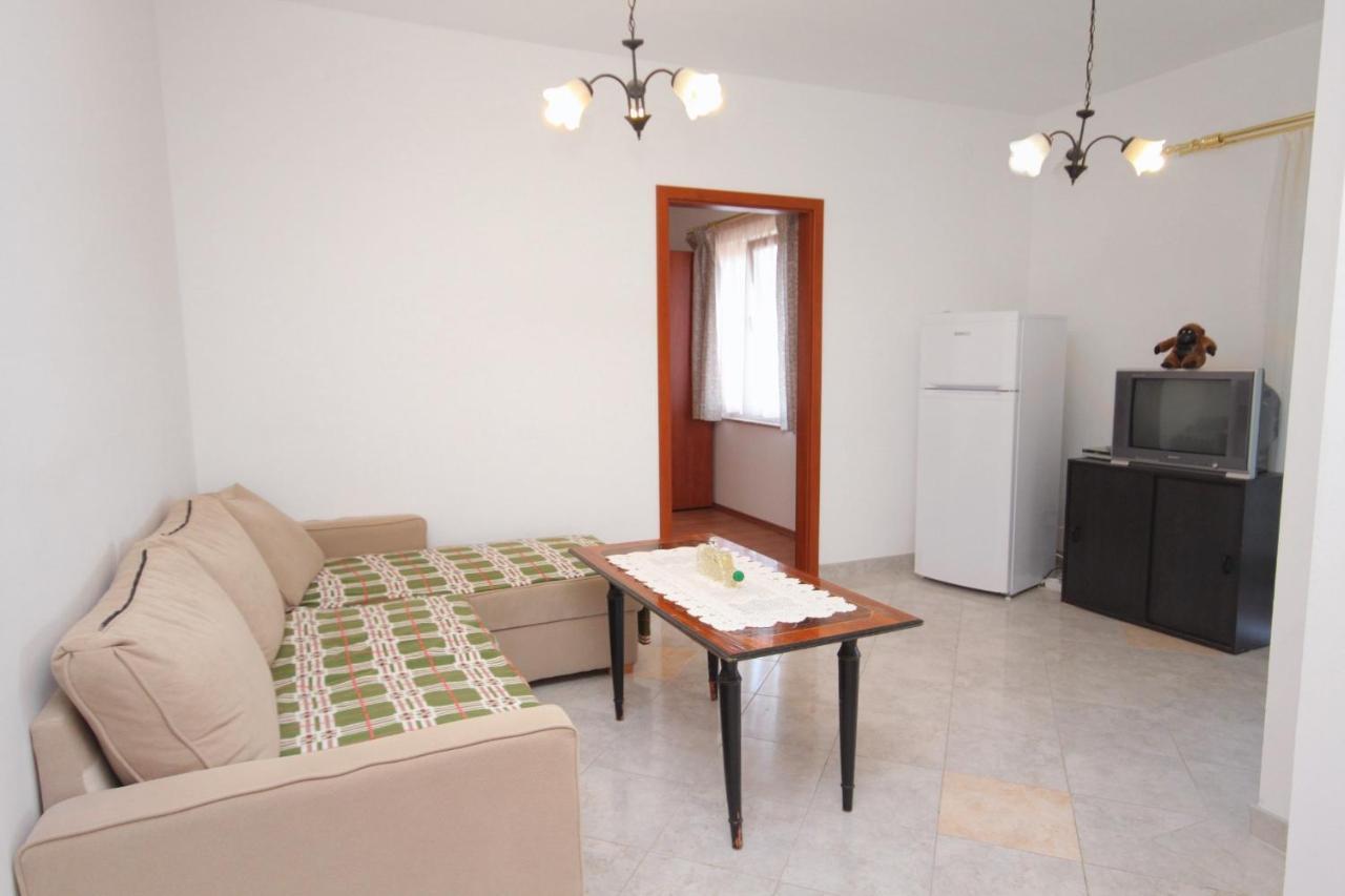 Apartments And Rooms With Parking Space Njivice, Krk - 5458 Екстериор снимка