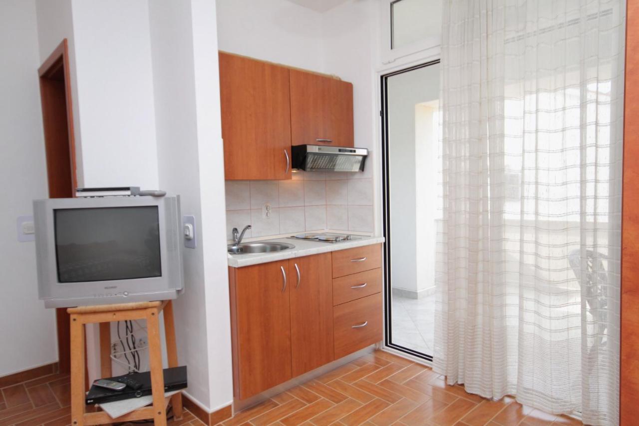 Apartments And Rooms With Parking Space Njivice, Krk - 5458 Екстериор снимка